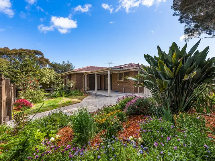 1 Saxonwood Court, Frankston VIC 3199