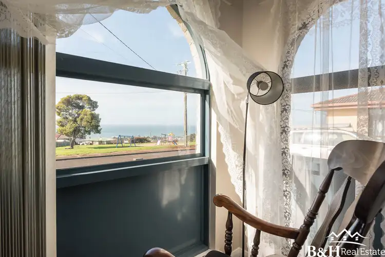 Seventh view of Homely house listing, 12 Oonah Crescent, Somerset TAS 7322