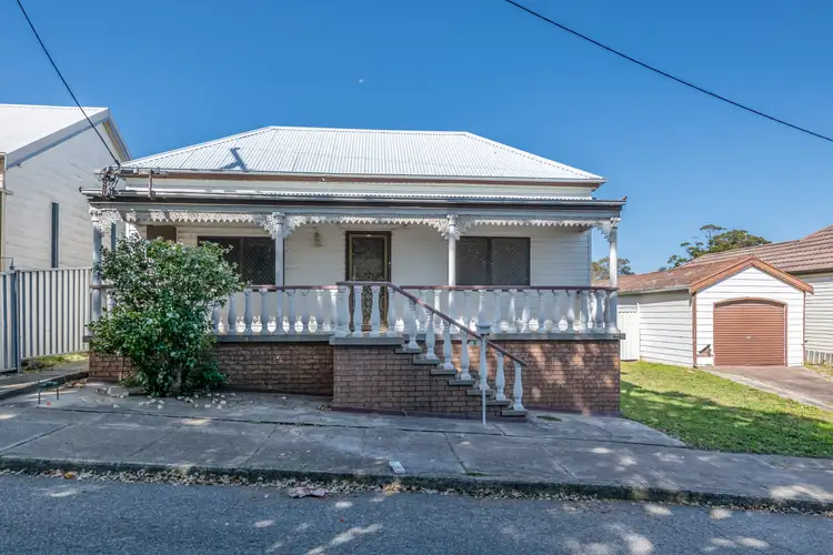 5 Omara Street, Mayfield East NSW 2304