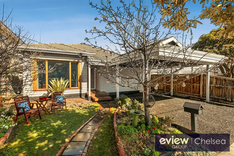 4 Barnes Grove, Chelsea VIC 3196