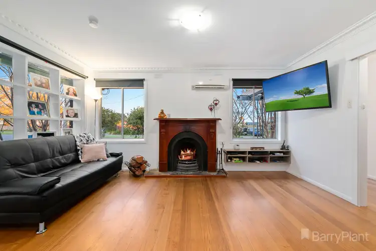 Second view of Homely house listing, 1 Kirra Court, Pakenham VIC 3810