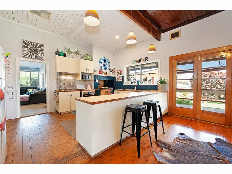 Fourth view of Homely house listing, 6 Clive Court, Table Top NSW 2640