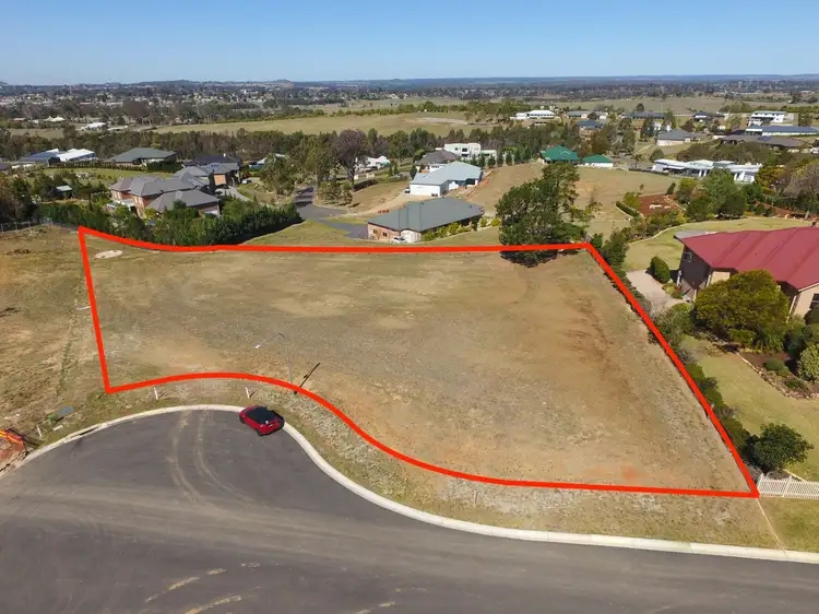 14 Domenics Place, Grasmere NSW 2570