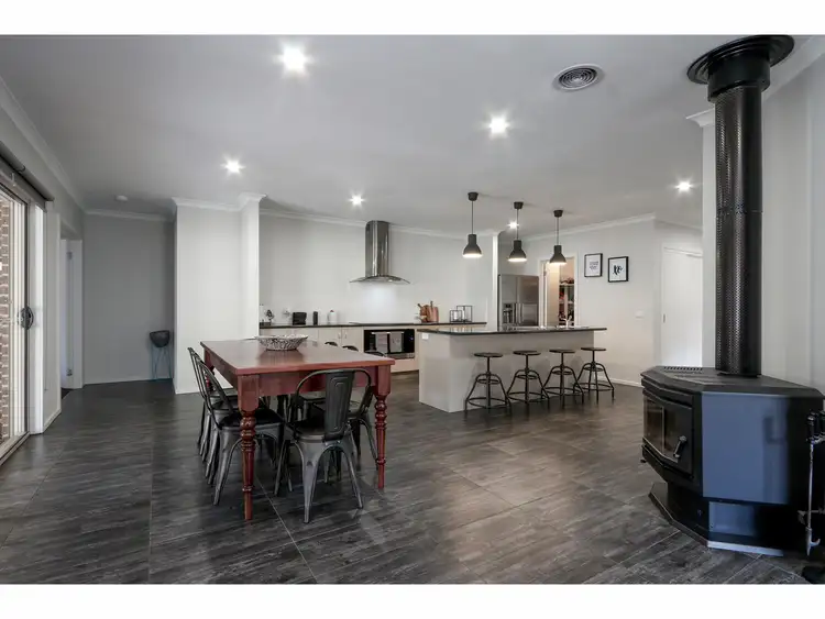 Sixth view of Homely house listing, 2 Ducret Court, Stratford VIC 3862