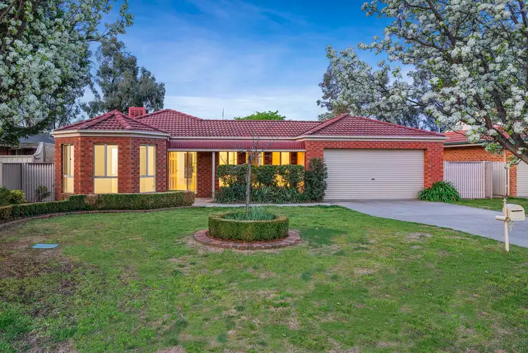 2 Hook Court, Wodonga VIC 3690