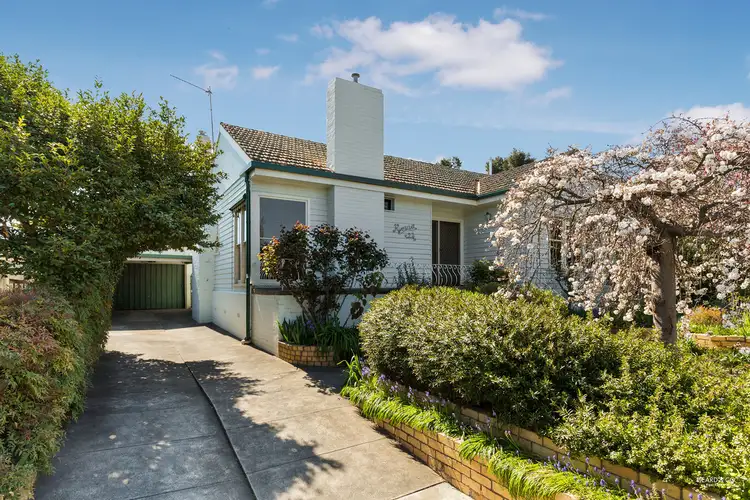 23 Clarence Avenue, Kennington VIC 3550