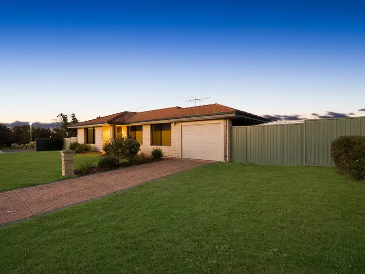 25 Kurrajong Boulevard, Banksia Grove WA 6031