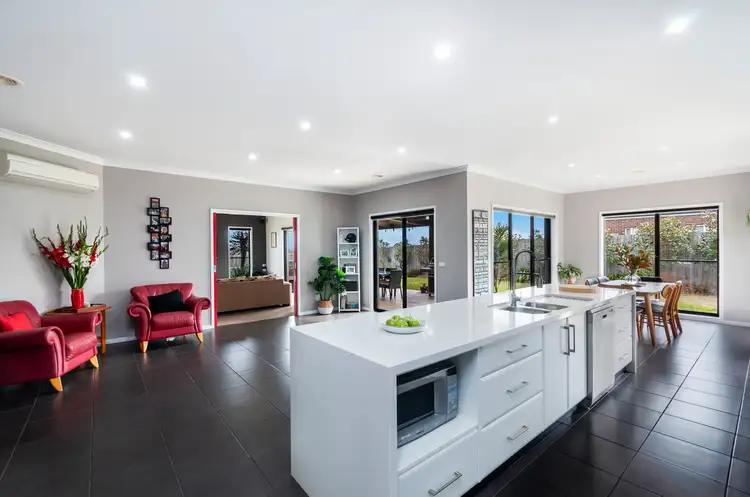 Third view of Homely house listing, 5 Castlereagh Close, Warrnambool VIC 3280