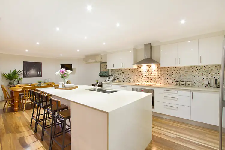 25 Trafalgar Street, Highland Park QLD 4211