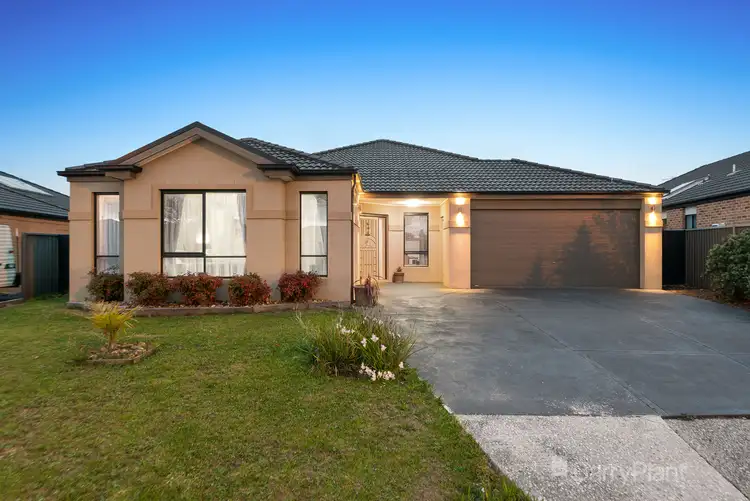 19 Shearwater Drive, Pakenham VIC 3810