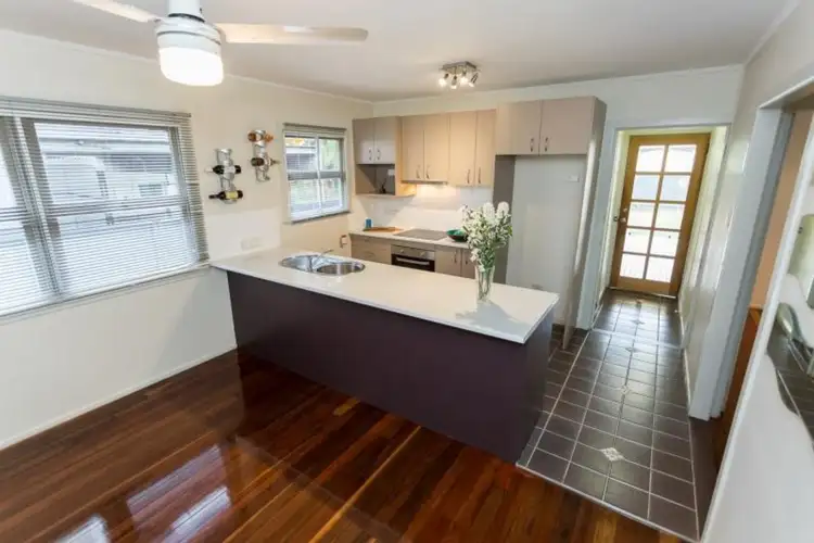 19 Campbell Street, Scarborough QLD 4020