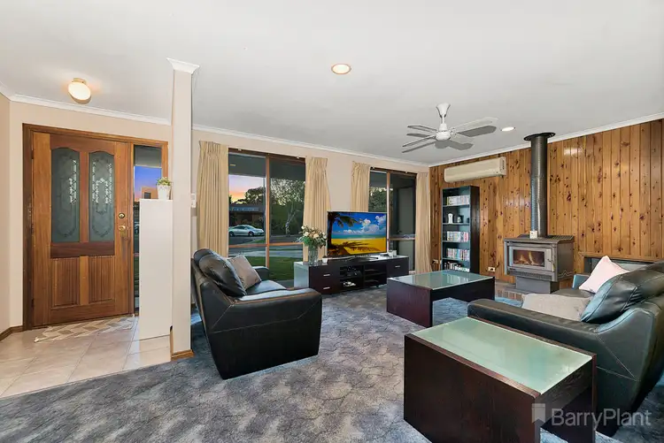 Second view of Homely house listing, 7 Greaves Court, Pakenham VIC 3810