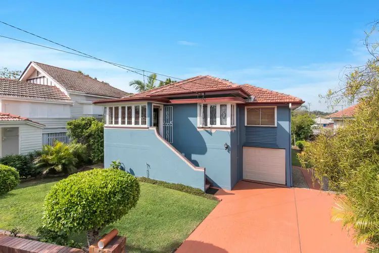 20 Curlewis Street, Holland Park West QLD 4121