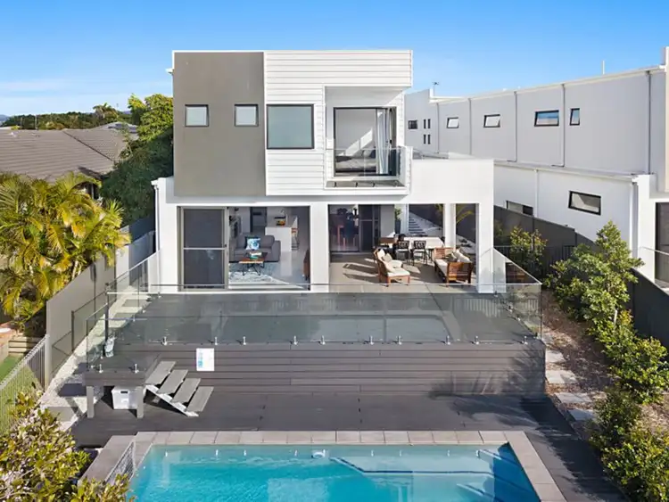 1/7 Nootka Court, Broadbeach Waters QLD 4218