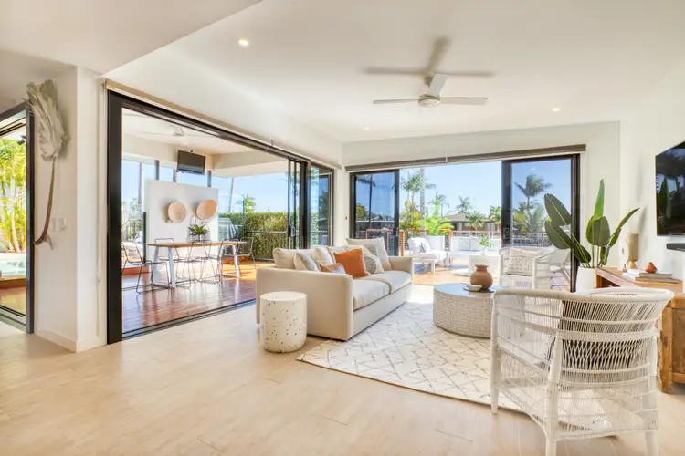 7 San Michele Court, Broadbeach Waters QLD 4218