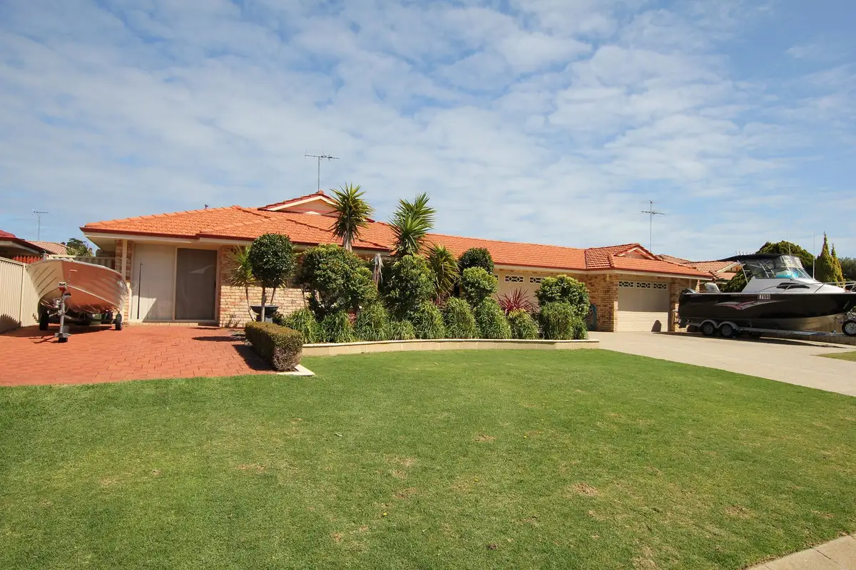 Main view of Homely house listing, 10 Summerlea Avenue, Meadow Springs WA 6210