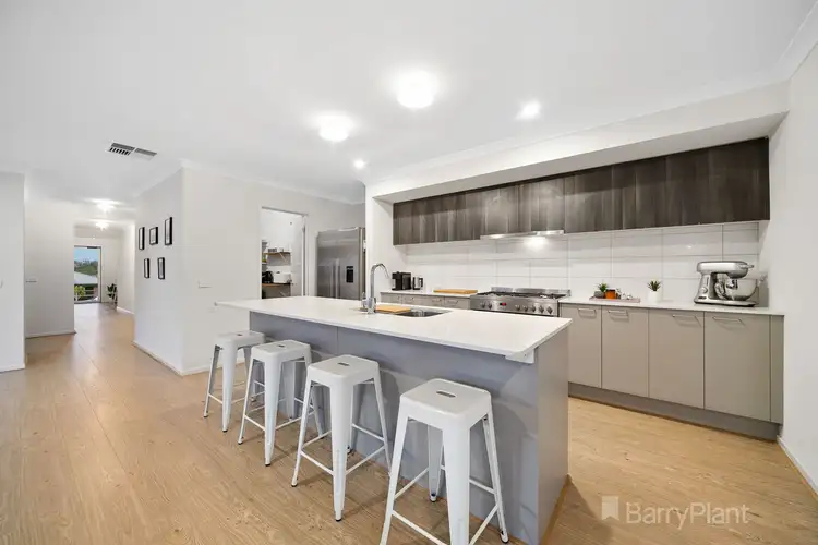 Second view of Homely house listing, 3 Finch Court, Drouin VIC 3818
