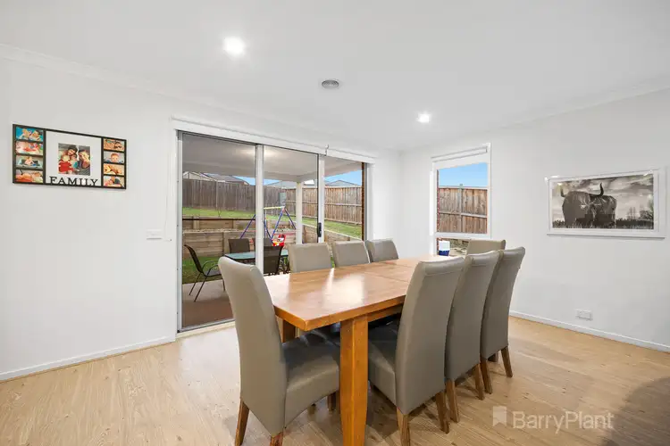 Fifth view of Homely house listing, 3 Finch Court, Drouin VIC 3818