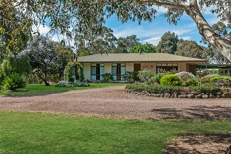 2 Paynes Road, Hamilton VIC 3300