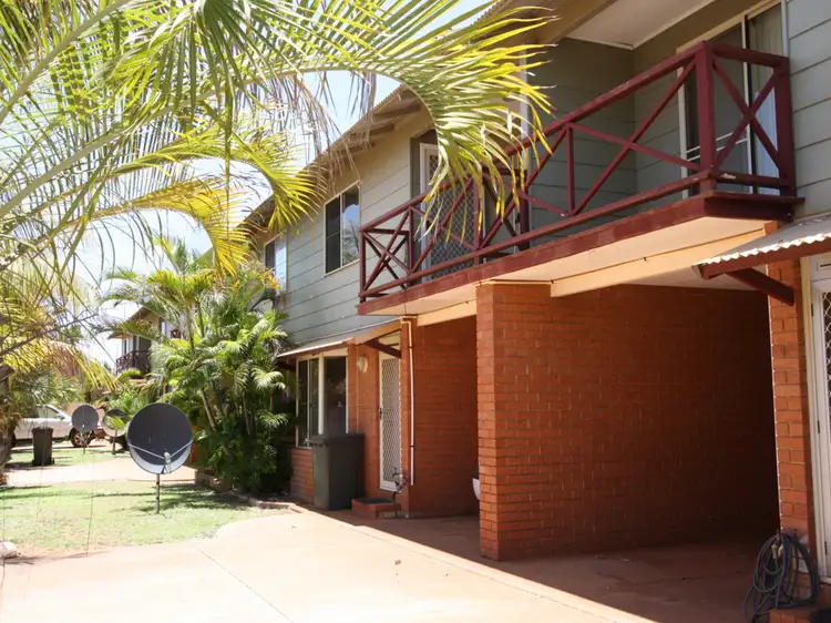 17 Dempster Street