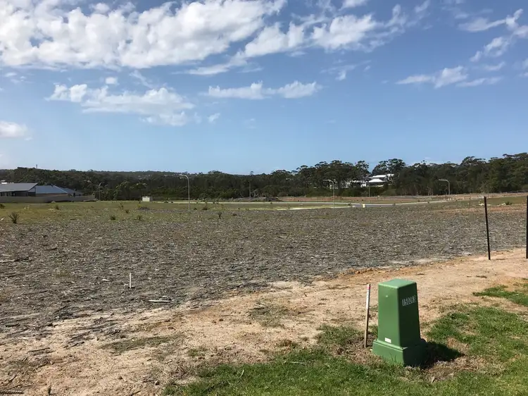 15 Como Avenue, Burrill Lake NSW 2539