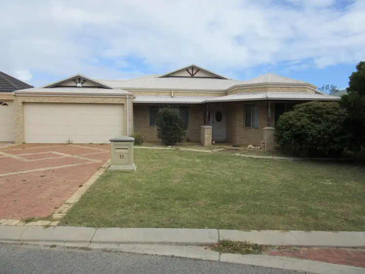 15 Swiftsure Place