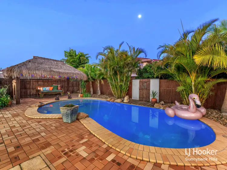 19 Greenways Esplanade, Parkinson QLD 4115