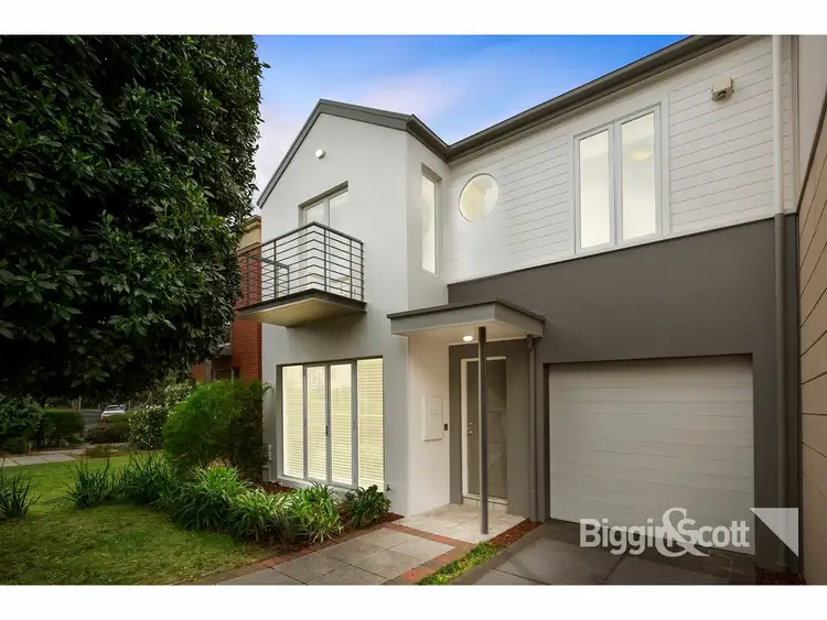 2 Taroona Place, Port Melbourne VIC 3207