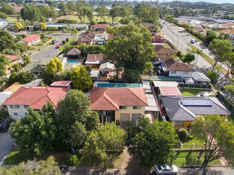 Fifth view of Homely house listing, 3 Eynsford Street, Carindale QLD 4152