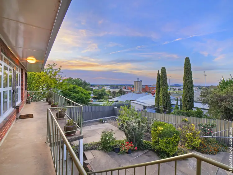 5 Burwood Street, Turvey Park NSW 2650