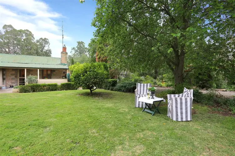 8 Young Street, Auburn SA 5451