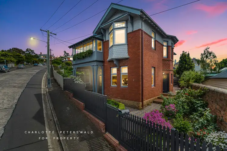 7 Elphinstone Road, North Hobart TAS 7000