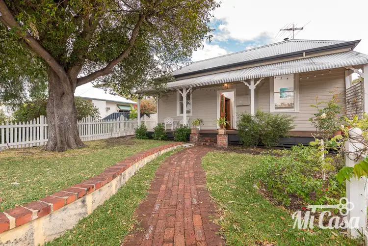 36 Cleopatra Street, Palmyra WA 6157