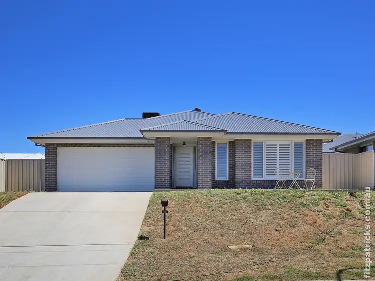 44 Ross Parkway, Gobbagombalin NSW 2650