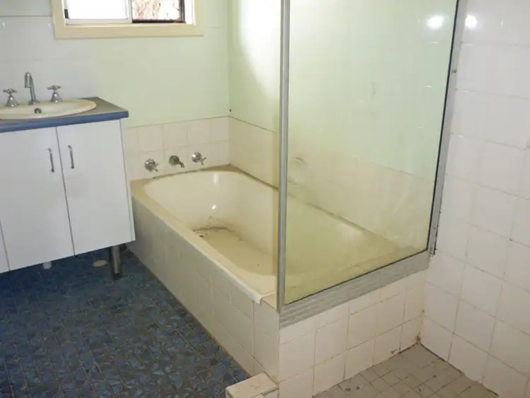 Fifth view of Homely house listing, 2 Young Place, Nulsen WA 6450