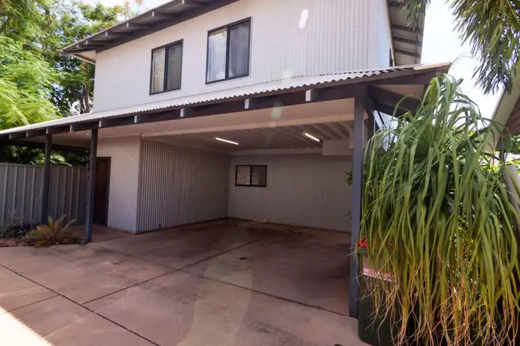 10 Barringtonia Avenue