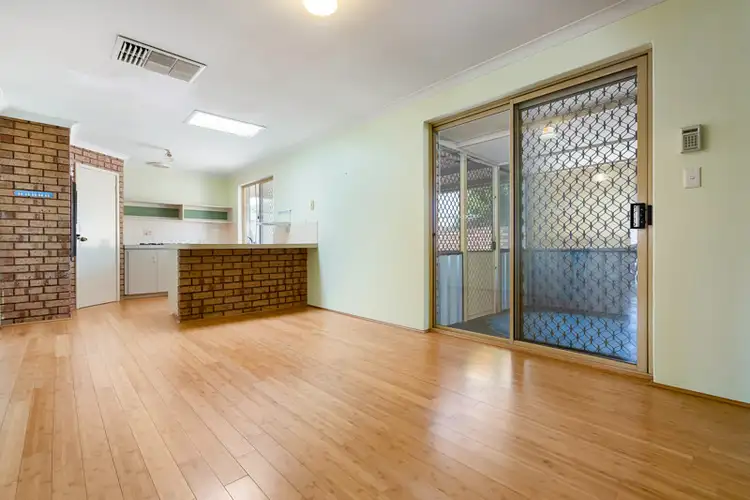 2/152 Hamilton Street, Queens Park WA 6107
