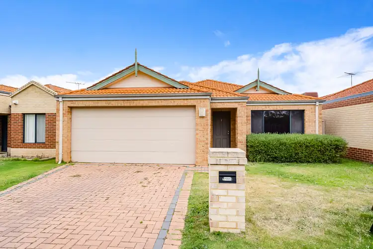 7 Darter Place, Queens Park WA 6107