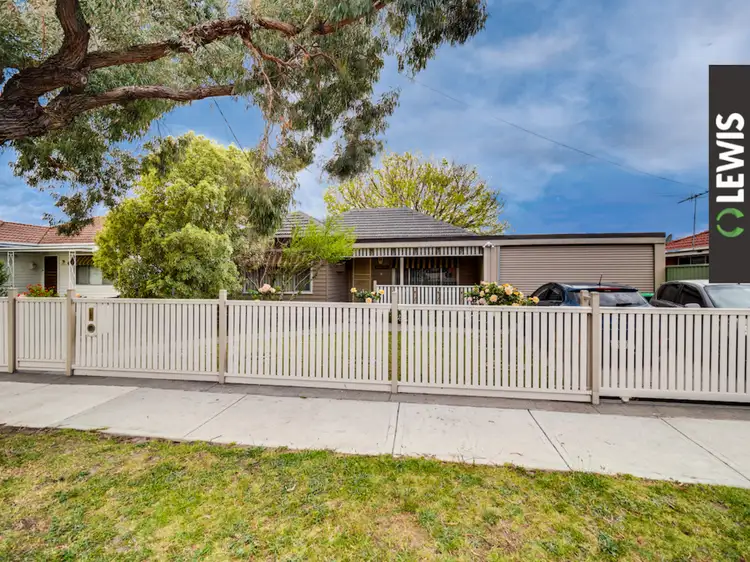 2 Sutherland Street, Hadfield VIC 3046