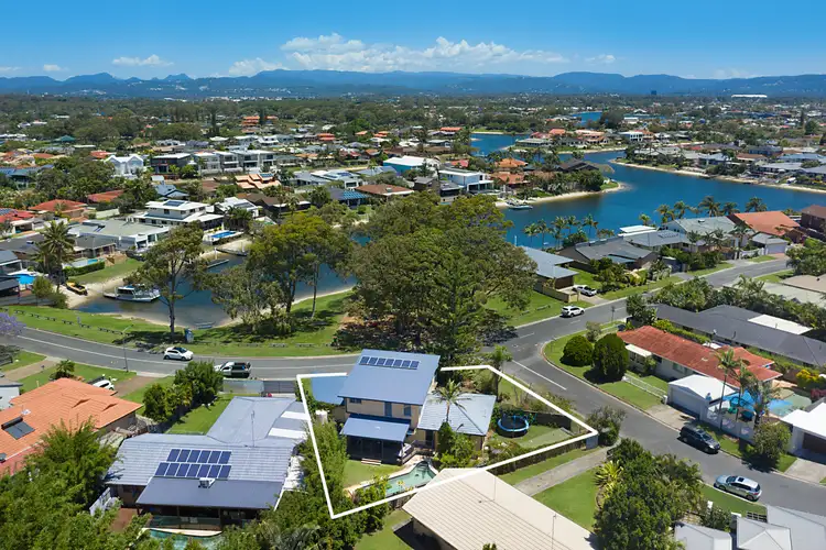 1 Dame Patti Avenue, Mermaid Waters QLD 4218