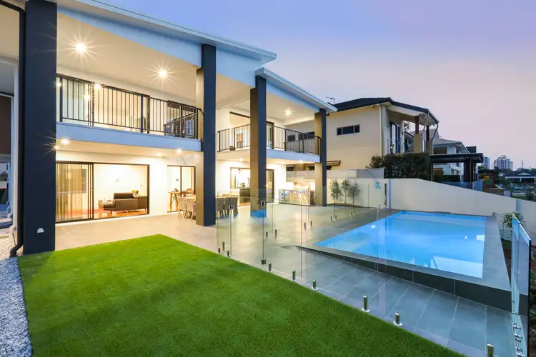 7 Beverley Crescent, Broadbeach Waters QLD 4218