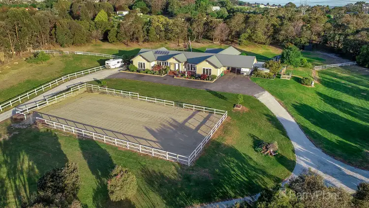 25 Bellbird Close, Pakenham VIC 3810