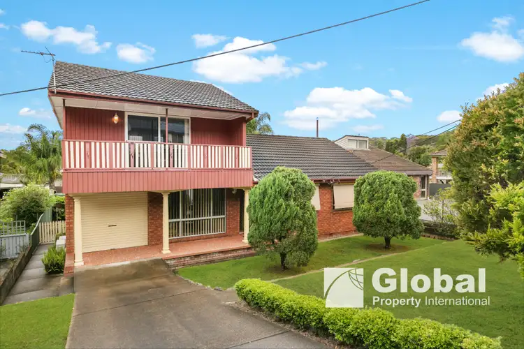 8 Ian Street, Eleebana NSW 2282