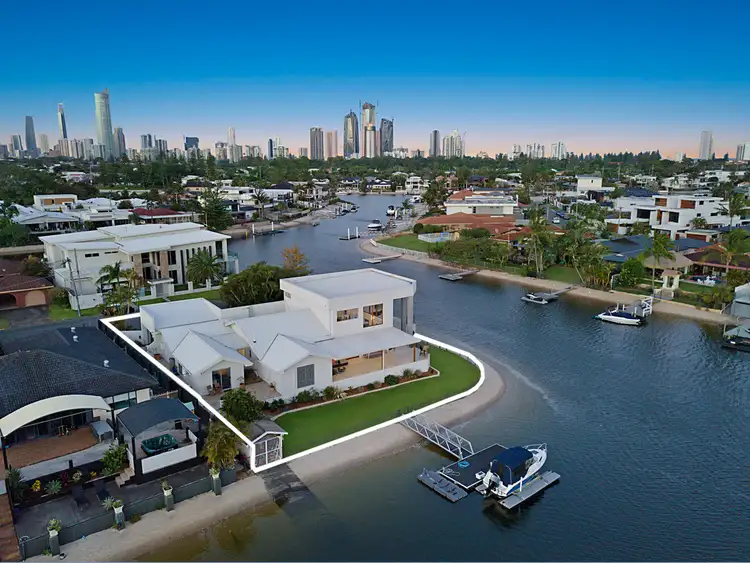 20 Grant Place, Broadbeach Waters QLD 4218