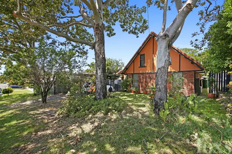 322 Government Road, Labrador QLD 4215