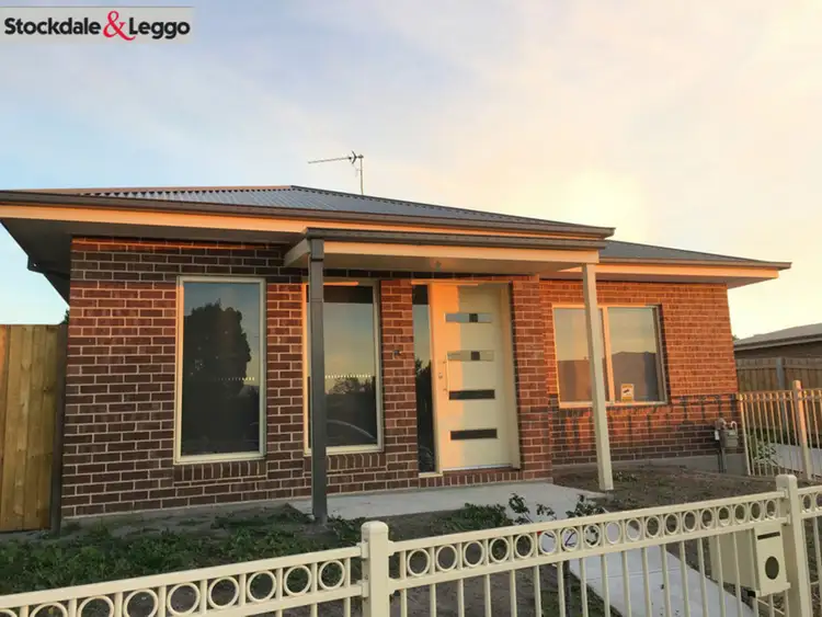 1 & 2/27 Victoria Street, Moe VIC 3825