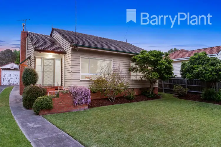 35 Seventh Avenue, Rosebud VIC 3939