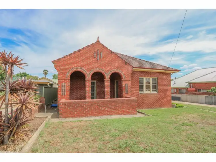 299 Stewart Street, Bathurst NSW 2795