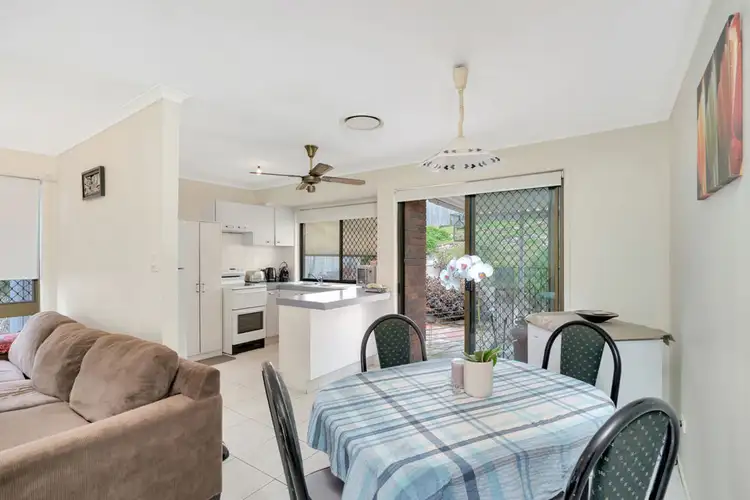 7 Perth Square, Highland Park QLD 4211
