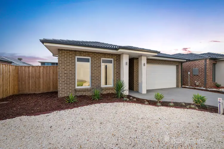 16 Ample Avenue, Officer VIC 3809